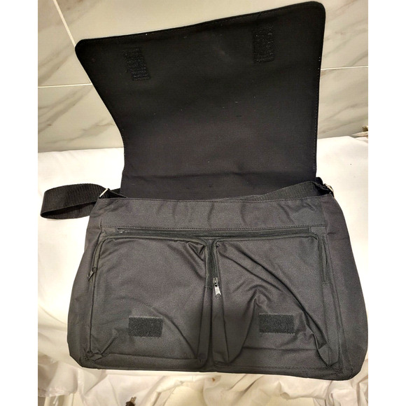 THE WHO Moving On Tour Messenger Bag Pete Townshend Roger Daltrey NEW 13x11" - Picture 4 of 7